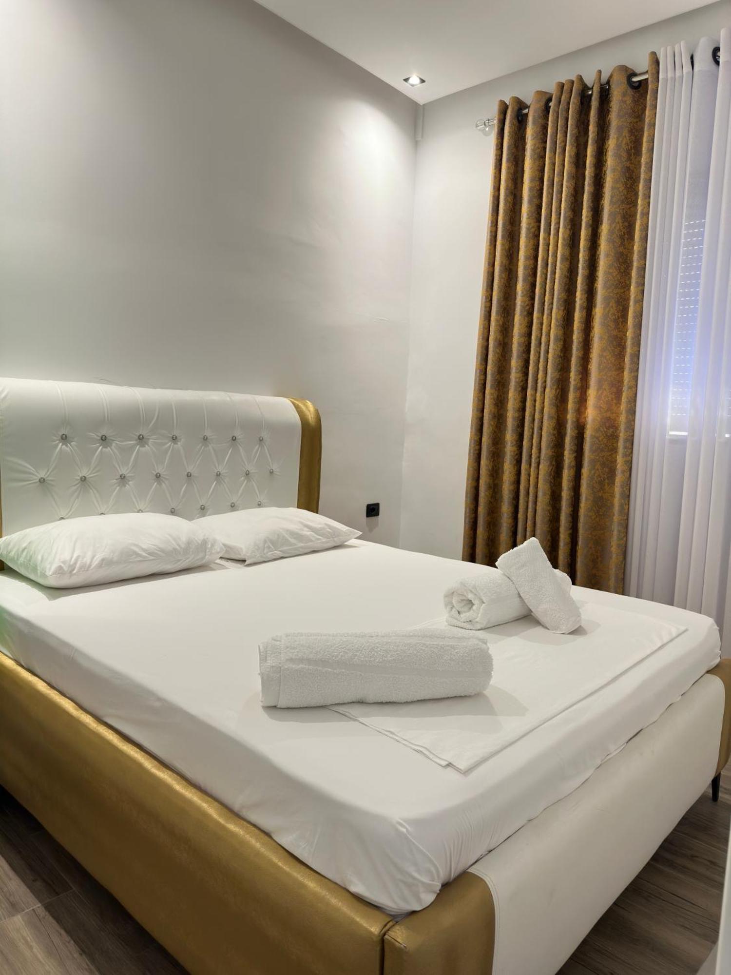 Hotel Kristal Borsh Luaran gambar