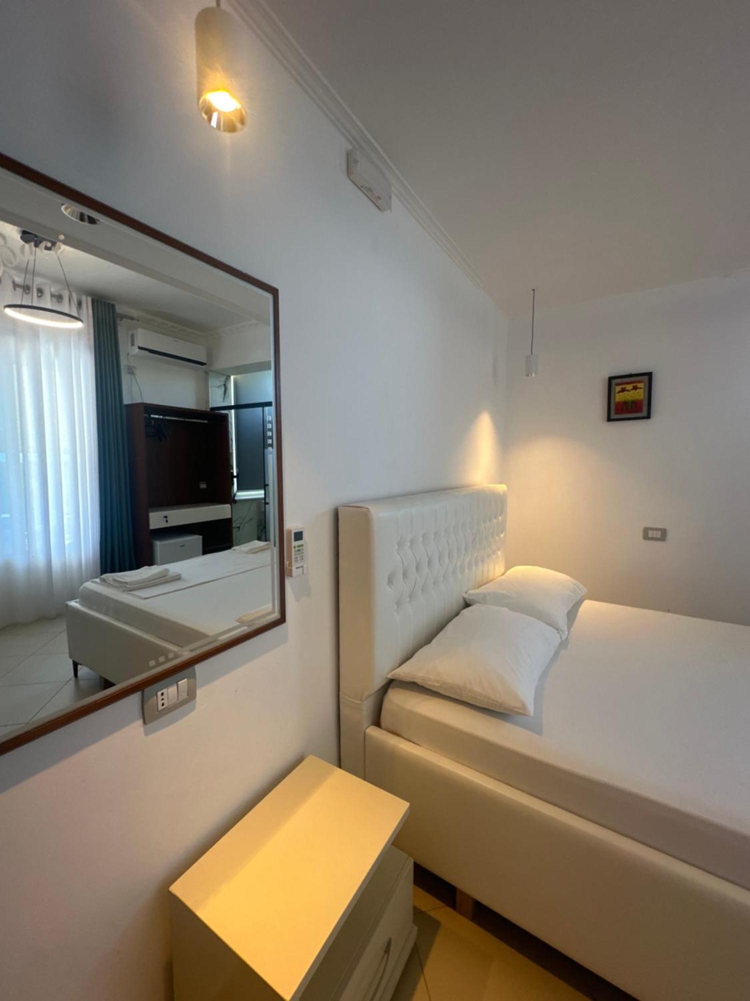 Hotel Kristal Borsh Luaran gambar